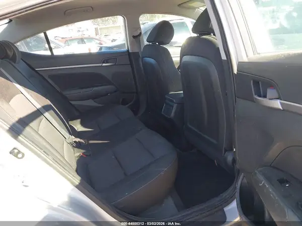 KMHD84LF7JU504293 2018 HYUNDAI ELANTRA - Image 8