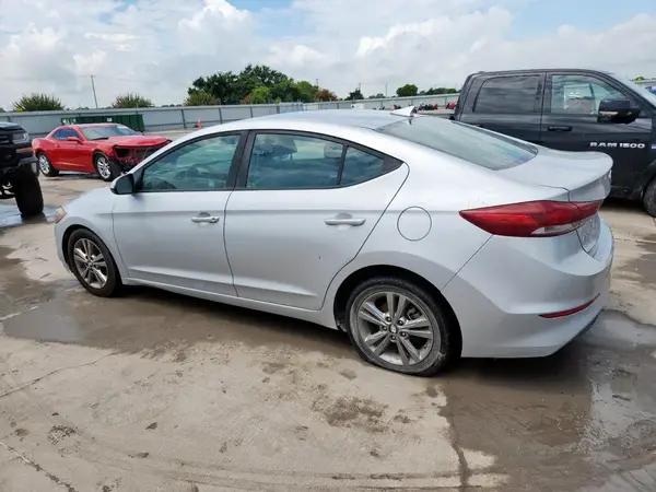 KMHD84LF7JU520493 2018 HYUNDAI ELANTRA - Image 2