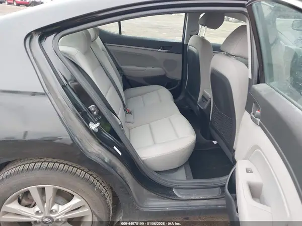 KMHD84LF7JU543479 2018 HYUNDAI ELANTRA - Image 8