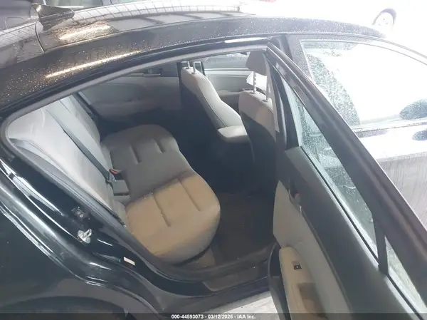 KMHD84LF7JU556068 2018 HYUNDAI ELANTRA - Image 8