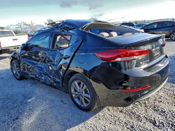 KMHD84LF7JU557009 2018 HYUNDAI ELANTRA - Image 2
