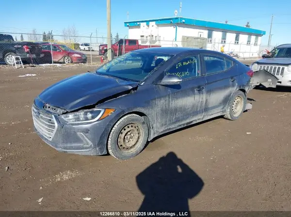 KMHD84LF7JU559021 2018 HYUNDAI ELANTRA - Image 2