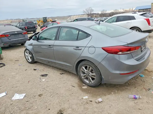 KMHD84LF7JU560542 2018 HYUNDAI ELANTRA - Image 2