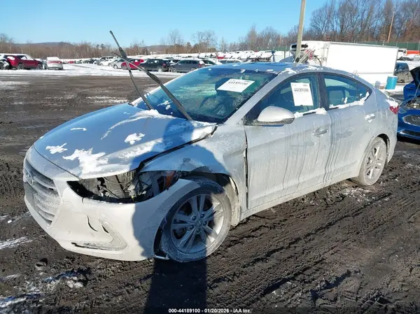 KMHD84LF7JU566938 2018 HYUNDAI ELANTRA - Image 2