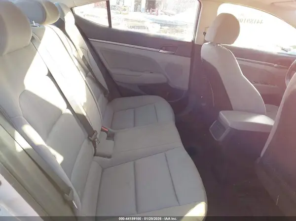 KMHD84LF7JU566938 2018 HYUNDAI ELANTRA - Image 8