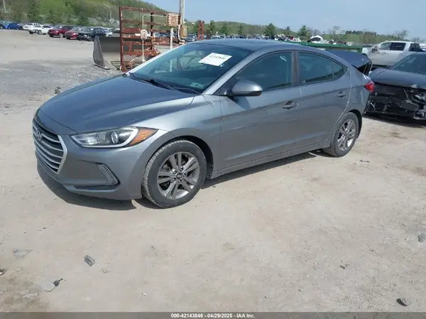 KMHD84LF7JU567281 2018 HYUNDAI ELANTRA - Image 2