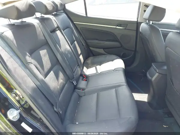 KMHD84LF7JU570973 2018 HYUNDAI ELANTRA - Image 8