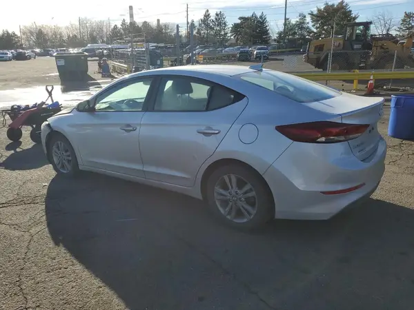KMHD84LF7JU574263 2018 HYUNDAI ELANTRA - Image 2