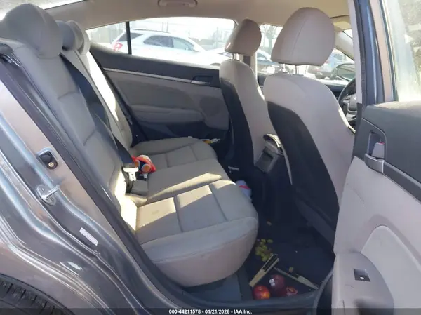 KMHD84LF7JU574408 2018 HYUNDAI ELANTRA - Image 8