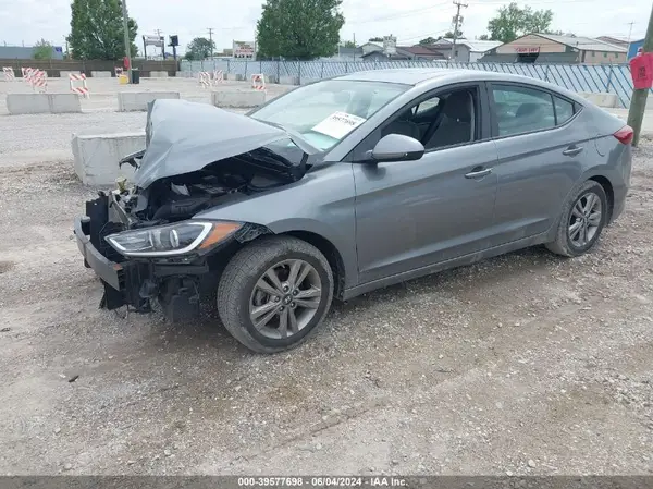 KMHD84LF7JU589300 2018 HYUNDAI ELANTRA - Image 2