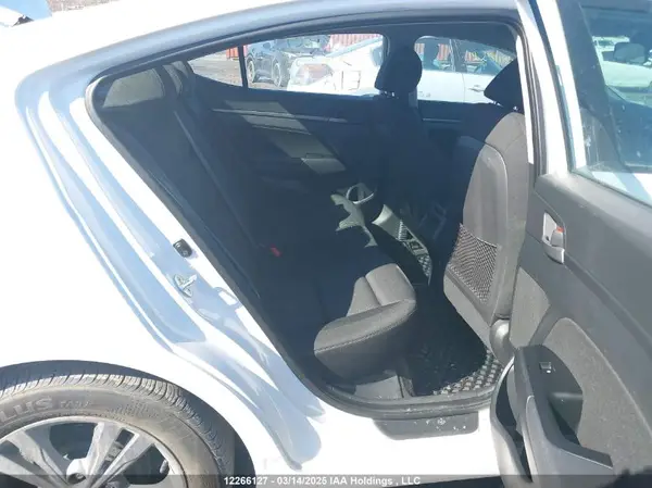 KMHD84LF7JU593864 2018 HYUNDAI ELANTRA - Image 8