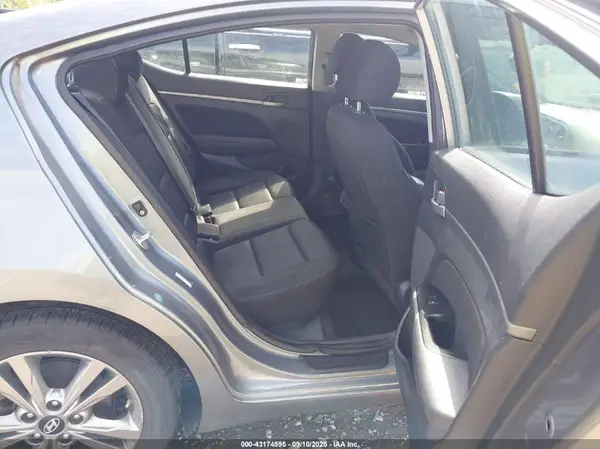 KMHD84LF7JU606239 2018 HYUNDAI ELANTRA - Image 8