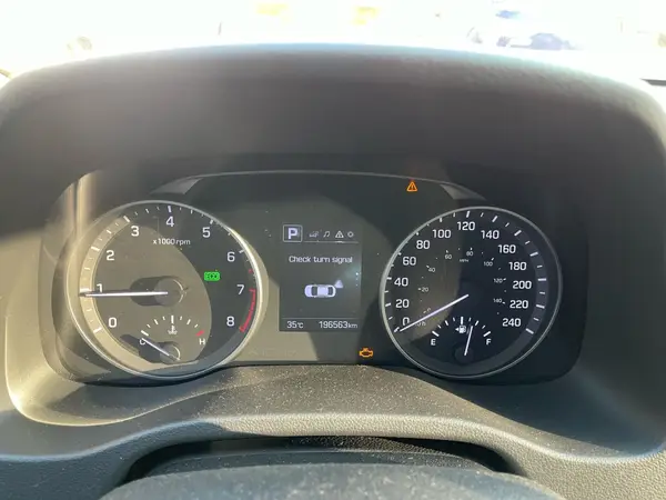 KMHD84LF7JU625986 2018 HYUNDAI ELANTRA - Image 8
