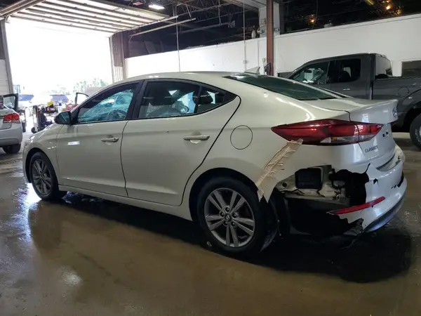 KMHD84LF7JU628323 2018 HYUNDAI ELANTRA - Image 2