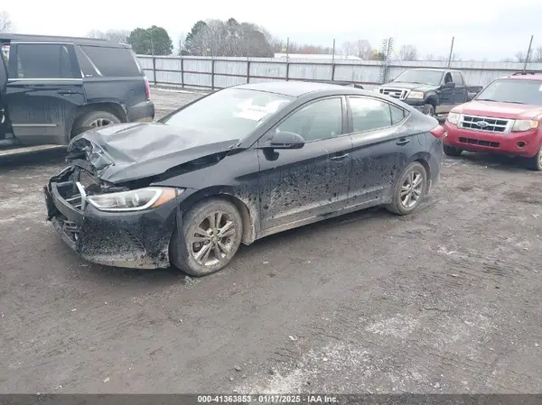 KMHD84LF7JU654419 2018 HYUNDAI ELANTRA - Image 2