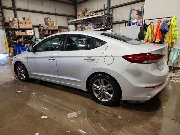 KMHD84LF7JU664027 2018 HYUNDAI ELANTRA - Image 2