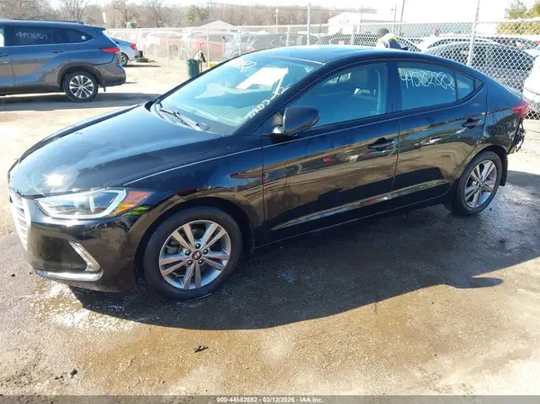 KMHD84LF7JU704882 2018 HYUNDAI ELANTRA - Image 2