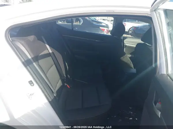 KMHD84LF7JU728373 2018 HYUNDAI ELANTRA - Image 8