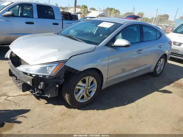 KMHD84LF7LU075188 2020 HYUNDAI ELANTRA - Image 2