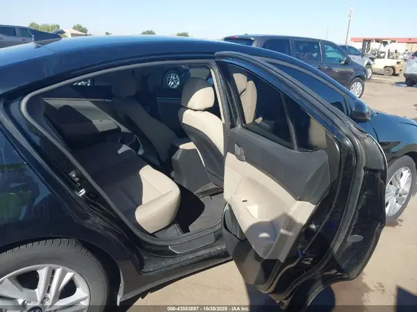 KMHD84LF7LU958403 2020 HYUNDAI ELANTRA - Image 8