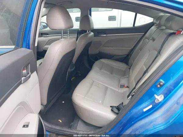 KMHD84LF8H0354812 2017 HYUNDAI ELANTRA - Image 8