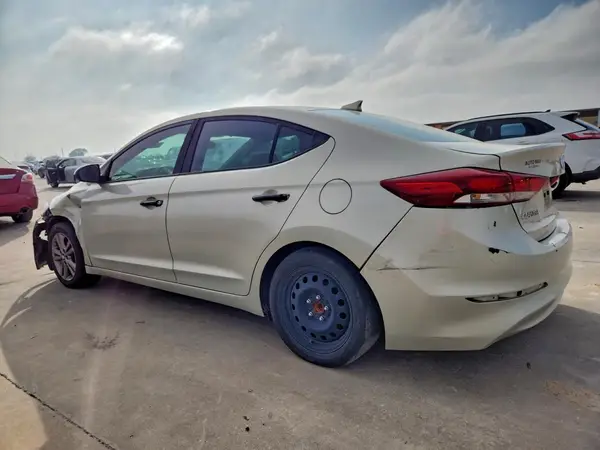 KMHD84LF8HU060917 2017 HYUNDAI ELANTRA - Image 2