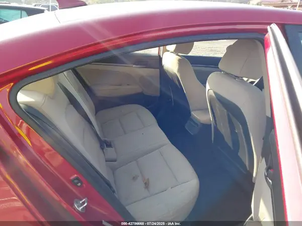 KMHD84LF8HU064076 2017 HYUNDAI ELANTRA - Image 8