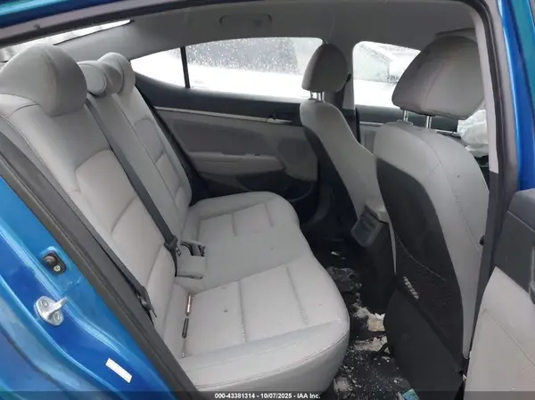 KMHD84LF8HU106469 2017 HYUNDAI ELANTRA - Image 8