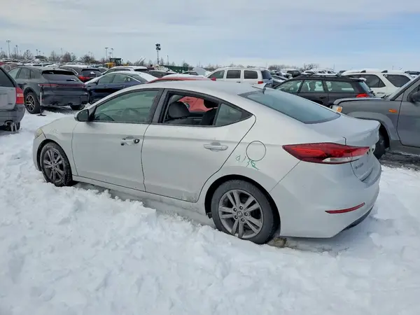 KMHD84LF8HU153582 2017 HYUNDAI ELANTRA - Image 2