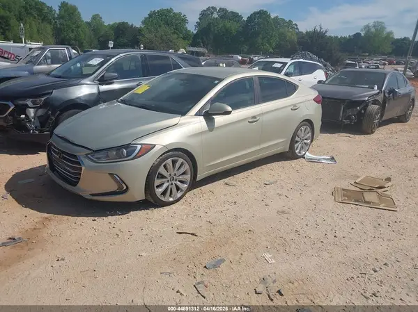 KMHD84LF8HU165778 2017 HYUNDAI ELANTRA - Image 2