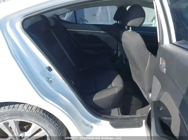KMHD84LF8HU167000 2017 HYUNDAI ELANTRA - Image 8