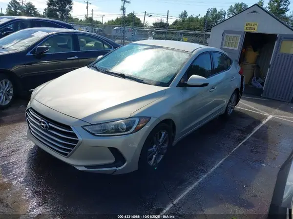 KMHD84LF8HU171189 2017 HYUNDAI ELANTRA - Image 2