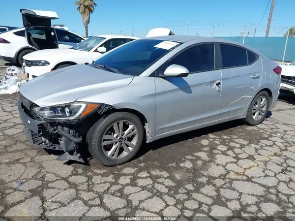 KMHD84LF8HU180104 2017 HYUNDAI ELANTRA - Image 2