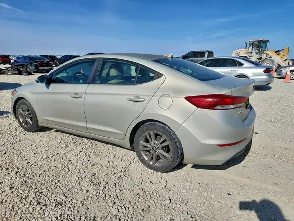 KMHD84LF8HU196125 2017 HYUNDAI ELANTRA - Image 2