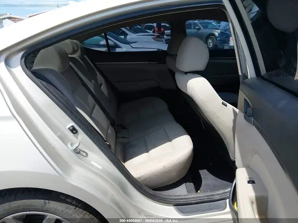 KMHD84LF8HU210217 2017 HYUNDAI ELANTRA - Image 8