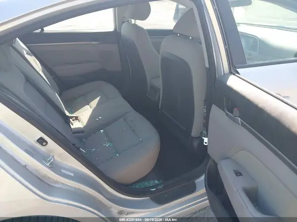 KMHD84LF8HU227924 2017 HYUNDAI ELANTRA - Image 8