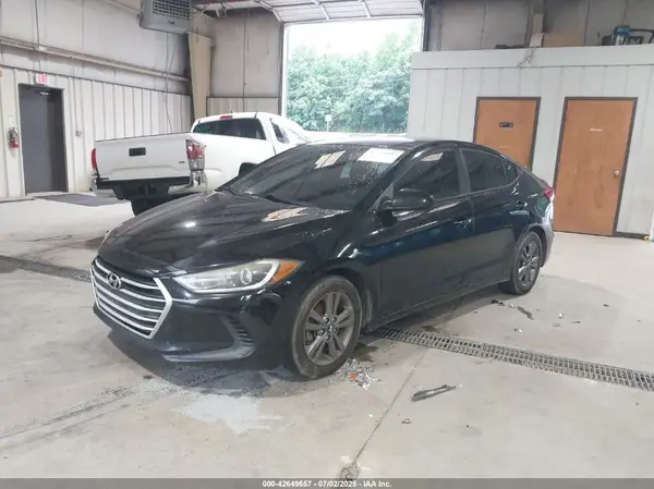 KMHD84LF8HU228023 2017 HYUNDAI ELANTRA - Image 2