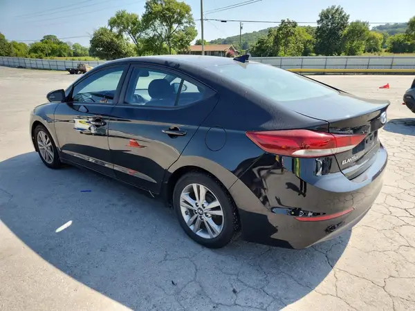 KMHD84LF8HU261281 2017 HYUNDAI ELANTRA - Image 2