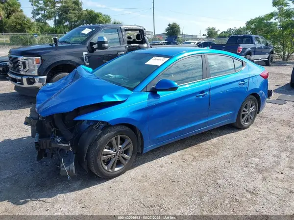 KMHD84LF8HU262933 2017 HYUNDAI ELANTRA - Image 2