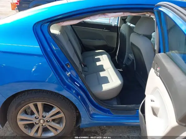 KMHD84LF8HU262933 2017 HYUNDAI ELANTRA - Image 8