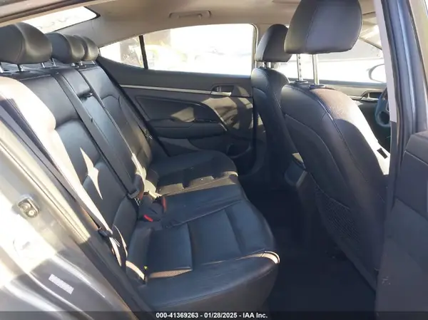KMHD84LF8HU263516 2017 HYUNDAI ELANTRA - Image 8