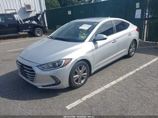 KMHD84LF8HU271437 2017 HYUNDAI ELANTRA - Image 2