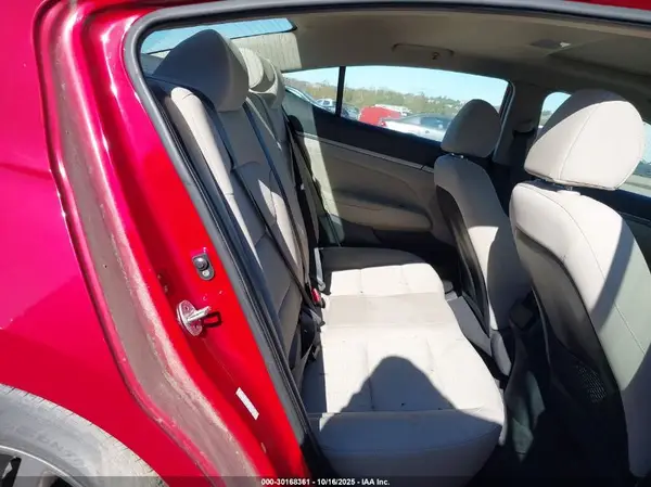 KMHD84LF8HU275164 2017 HYUNDAI ELANTRA - Image 8