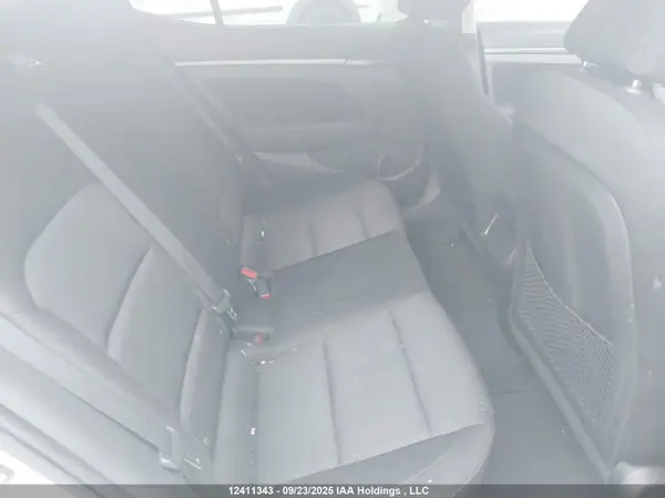 KMHD84LF8HU346041 2017 HYUNDAI ELANTRA - Image 8