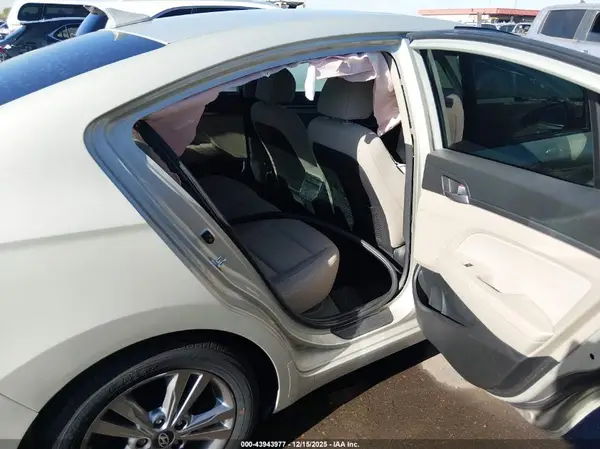 KMHD84LF8HU358481 2017 HYUNDAI ELANTRA - Image 8