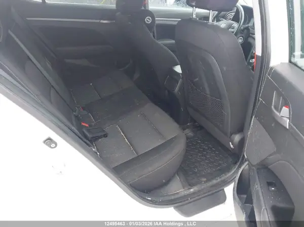 KMHD84LF8HU360117 2017 HYUNDAI ELANTRA - Image 8