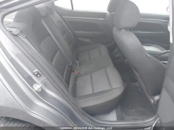 KMHD84LF8HU360618 2017 HYUNDAI ELANTRA - Image 8