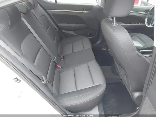 KMHD84LF8HU361039 2017 HYUNDAI ELANTRA - Image 8