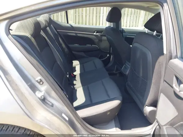 KMHD84LF8HU380125 2017 HYUNDAI ELANTRA - Image 8