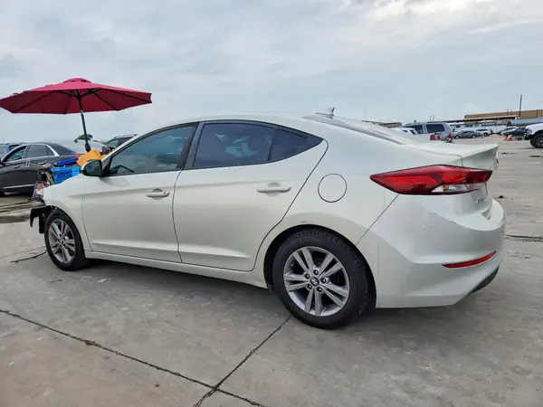 KMHD84LF8HU382862 2017 HYUNDAI ELANTRA - Image 2